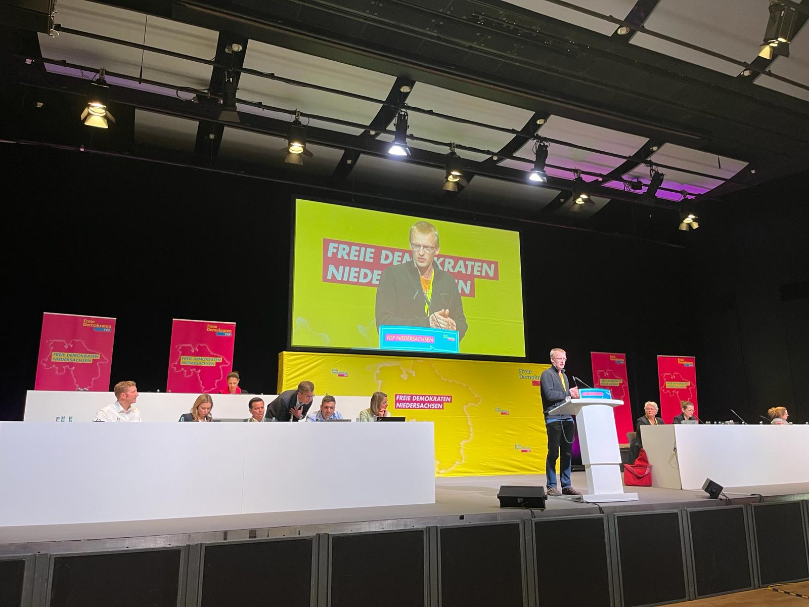 Beim agrarpolitischen Leitantrag auf dem Landesparteitag haben wir noch mal für weniger Bürokratie und eine bessere Wettbewerbsfähigkeit unserer Landwirte eingestanden.